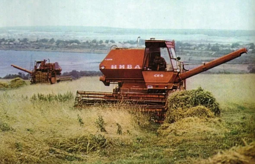СК-5 «Нива» — советский и российский самоходный зерноуборочный комбайн второго поколения